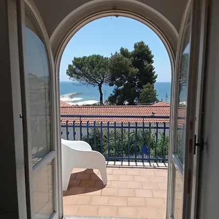 Apartment Panoramico Sul Mare Di Vindicio